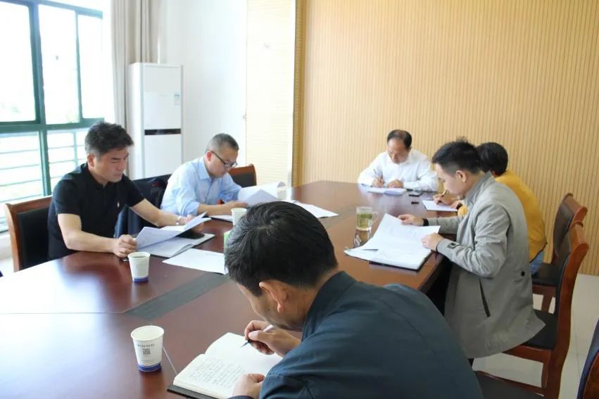 县委常委,政法委书记卢玉调研县司法局 政法队伍教育整.