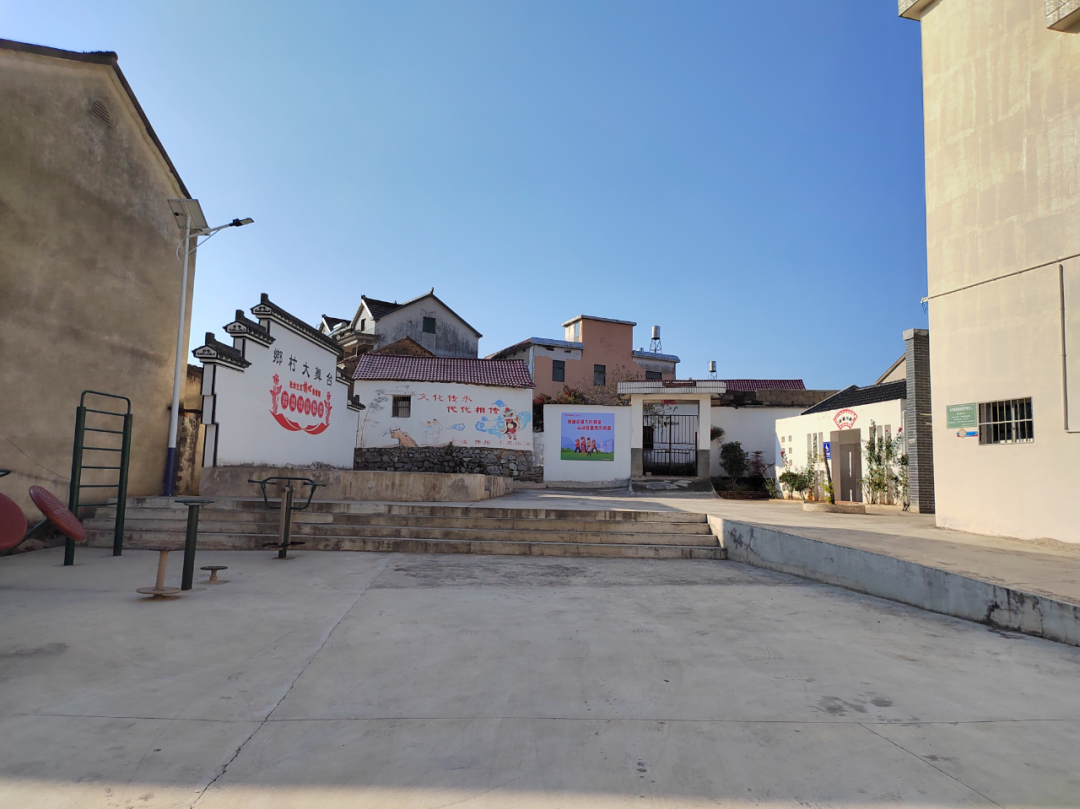 蓉城镇踔厉奋发谋发展勇毅前行谱新篇